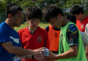 若松一高サッカー部前園真聖さんと３